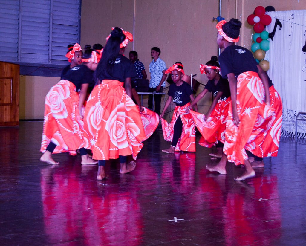 Children Dance Cir
